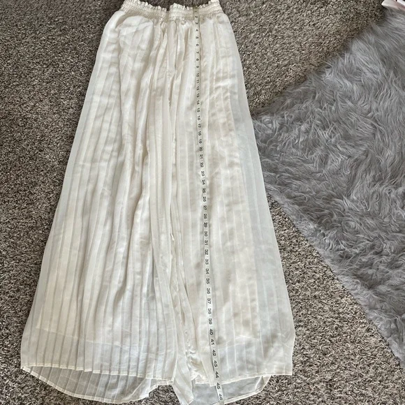 Japna Cream Pleated Extra-Wide Flowy Pants - Picture 10 of 13